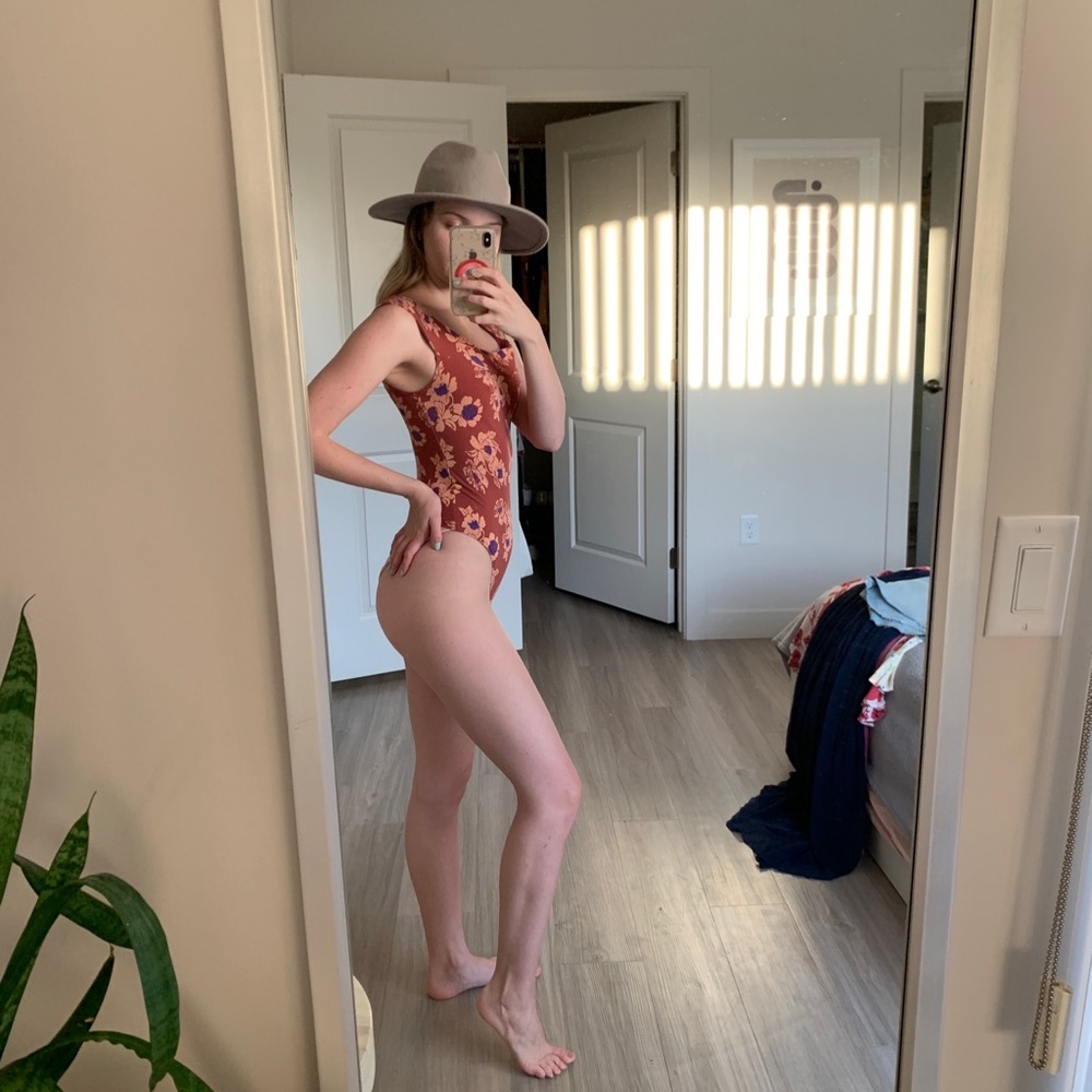 Free people off the shoulder bodysuit - Picture 5 of 5